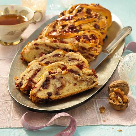 Cranberry-Nuss-Striezel Rezept