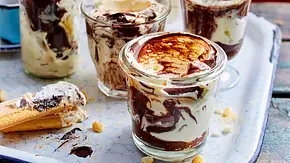 Cream ’n’ Crunch: Schoko-Tiramisu Rezept - Foto: LECKER @ Bauer Media Group