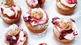 Creamy Berry-Muffins Rezept - Foto: LECKER @ Bauer Media Group Creamy Berry-Muffins Rezept - Foto: LECKER @ Bauer Media Group