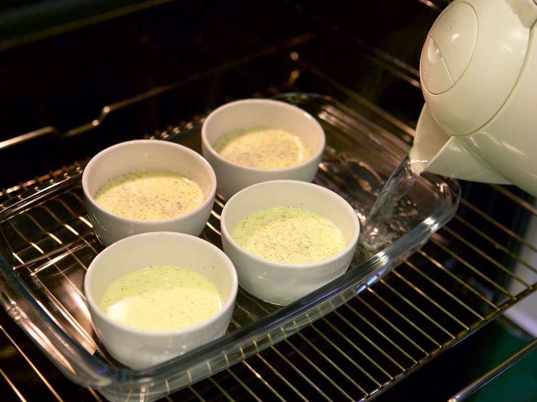 Crème brûlée - so geht das Original-Rezept | LECKER