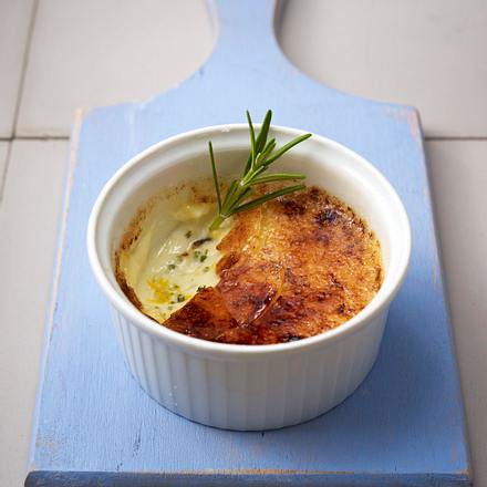 Crème Brûlée mit Rosmarin und Zitronenschale Rezept