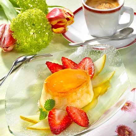 Creme Caramel mit Erdbeer-Melonen-Carpaccio Rezept Creme Caramel mit Erdbeer-Melonen-Carpaccio Rezept