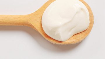 Crème fraîche enthält mindestens 30 % Fett. - Foto: Viktor / fotolia