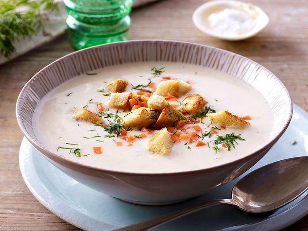Cremige Fischsuppe mit Räucherlachs Rezept