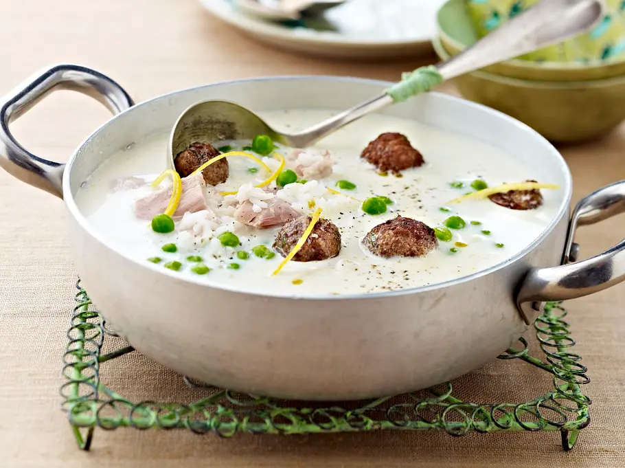 Cremige Hühnersuppe mit Reis und Hackbällchen Rezept