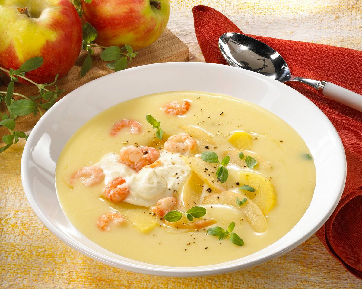 Cremige Kartoffelsuppe mit Äpfeln Rezept