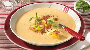 Cremige Kartoffelsuppe mit Speck Rezept - Foto: LECKER @ Bauer Media Group Cremige Kartoffelsuppe mit Speck Rezept - Foto: LECKER @ Bauer Media Group