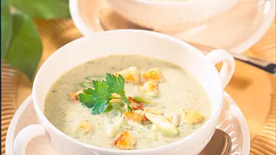Cremige Lauchzwiebelsuppe Rezept - Foto: LECKER @ Bauer Media Group
