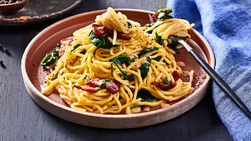 Cremige Miso-Carbonara Rezept - Foto: LECKER @ Bauer Media Group