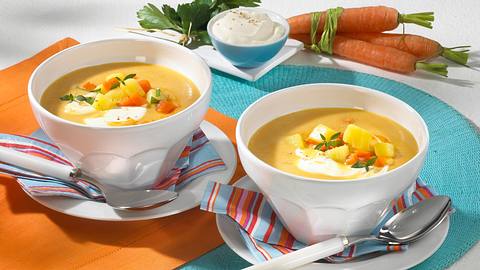 Cremige Möhren-Kartoffel-Suppe Rezept - Foto: House of Food / Bauer Food Experts KG