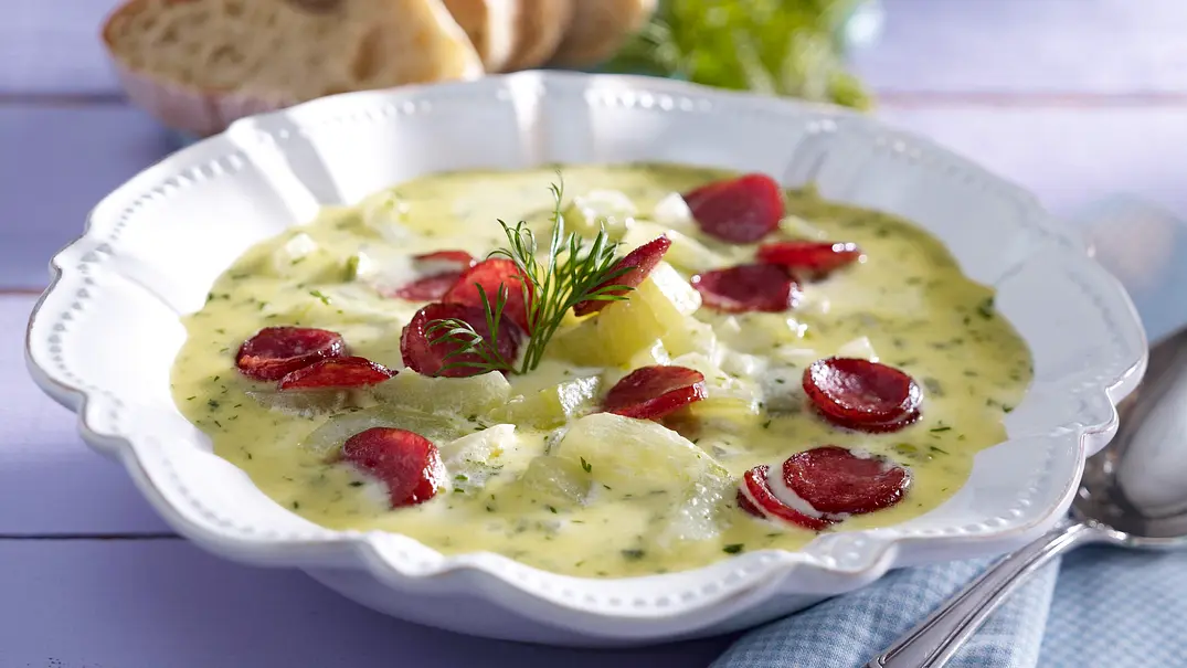 Cremige Schmorgurkensuppe Rezept - Foto: LECKER @ Bauer Media Group Cremige Schmorgurkensuppe Rezept - Foto: LECKER @ Bauer Media Group