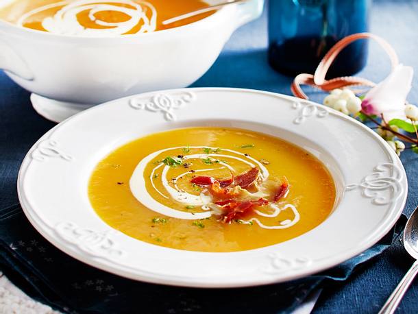 Cremige Steckrübensuppe mit Parmaschinkenchips Rezept