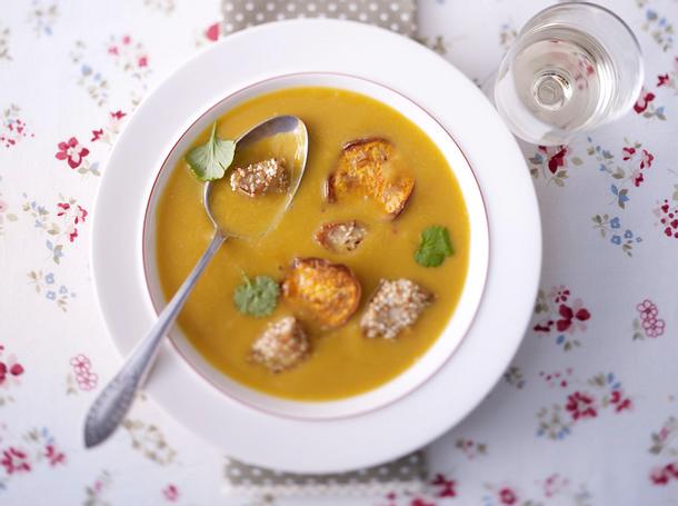 Cremige Süßkartoffelsuppe mit Chili Rezept Cremige Süßkartoffelsuppe mit Chili Rezept