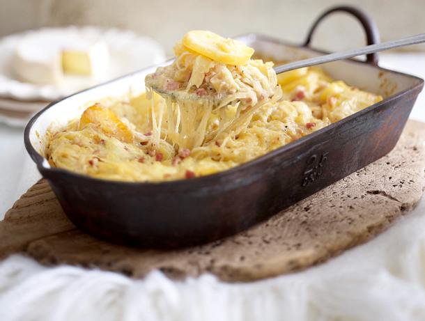 Cremiger Kartoffelauflauf mit Raclette Rezept Cremiger Kartoffelauflauf mit Raclette Rezept