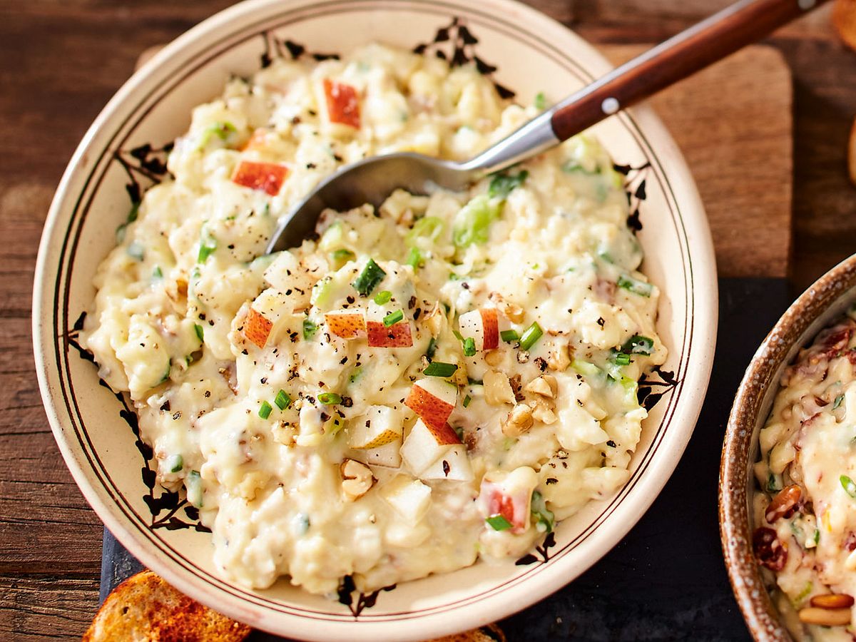 Cremiger Obatzda mit Birne und Walnuss Rezept