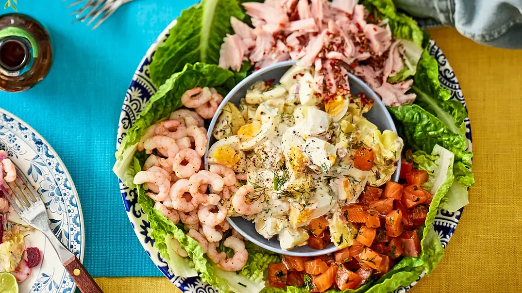 Cremiger Schwedensalat mit Tex-Mex-Mix Rezept - Foto: LECKER @ Bauer Media Group Cremiger Schwedensalat mit Tex-Mex-Mix Rezept - Foto: LECKER @ Bauer Media Group