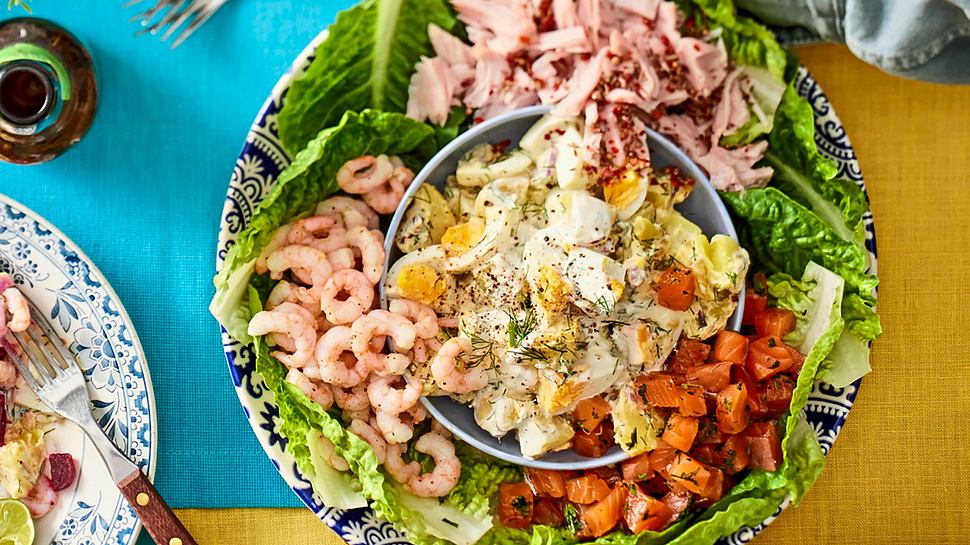 Sommerparty: Cremiger Schwedensalat mit Tex-Mex-Mix  - Foto: House of Food / Bauer Food Experts