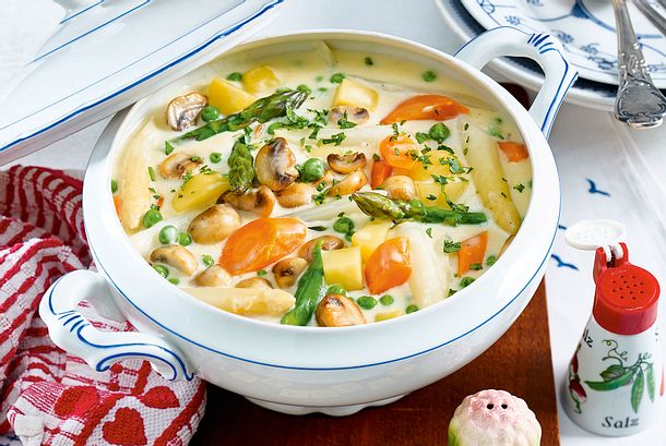 Cremiges Spargelragout mit dreifachem Gemüsewert Rezept