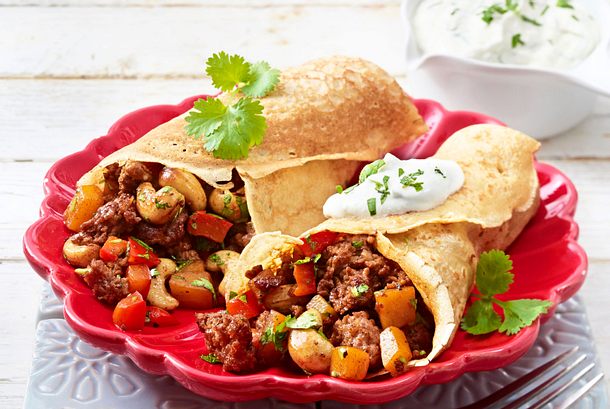 Crêpe-Burritos mit Paprika-Hackfleisch-Füllung Rezept