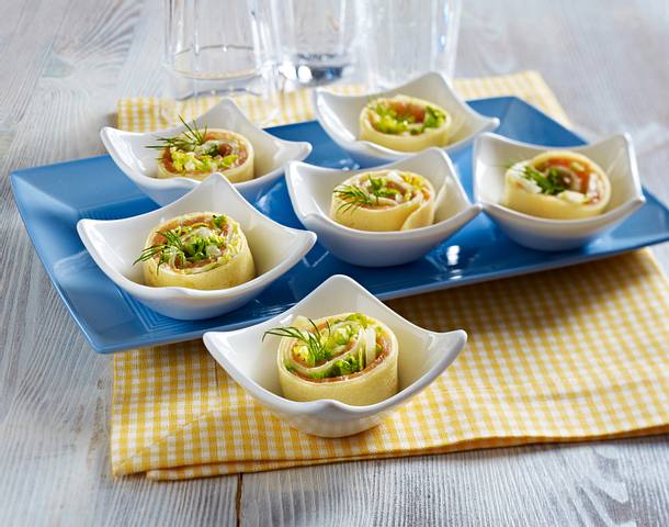Crêpe-Rolle mit Lachs und Meerrettich Rezept Crêpe-Rolle mit Lachs und Meerrettich Rezept