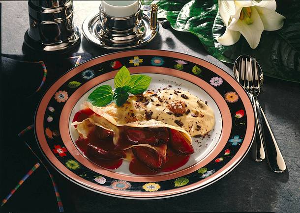 Crêpes mit Pflaumenkompott Rezept