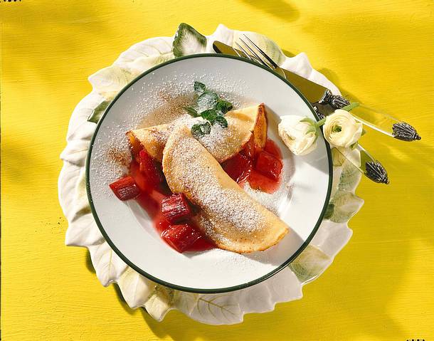 Crêpes mit Rhabarber Rezept Crêpes mit Rhabarber Rezept