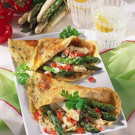 Crêpes mit Zweierlei Spargel Rezept Crêpes mit Zweierlei Spargel Rezept