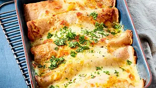 Crespelle-Auflauf mit Kürbis Rezept - Foto: LECKER @ Bauer Media Group Crespelle-Auflauf mit Kürbis Rezept - Foto: LECKER @ Bauer Media Group