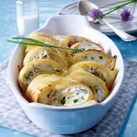 Crespelle mit Parmaschinken- und Frischkäsefüllung in Tomatensoße Rezept Crespelle mit Parmaschinken- und Frischkäsefüllung in Tomatensoße Rezept