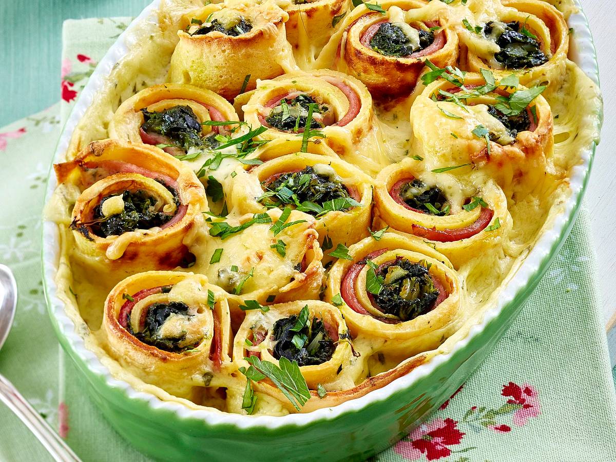 Crespelle mit Spinat-Schinken-Füllung und Frischkäsesoße Rezept