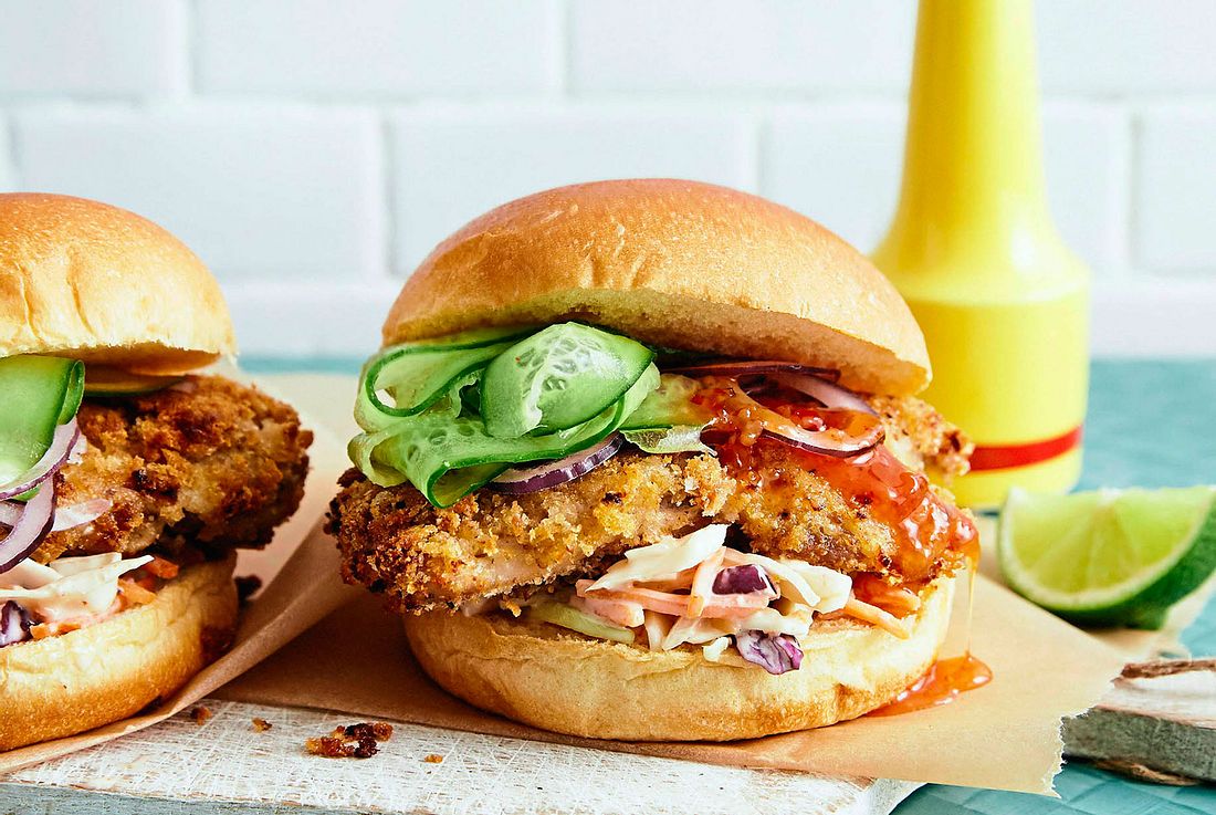 Crispy aus dem Ofen: Chicken-Burger Rezept Crispy aus dem Ofen: Chicken-Burger Rezept