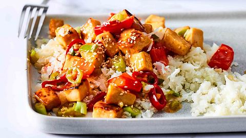 Crispy Tofu mit Bratgemüse Rezept - Foto: House of Food / Bauer Food Experts KG