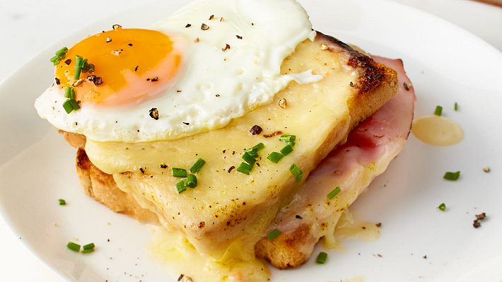 Croque Monsieur mit Spiegelei Rezept - Foto: House of Food / Bauer Food Experts KG