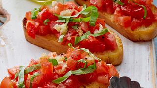 Crostini mit Knoblauch Rezept - Foto: House of Food / Bauer Food Experts KG