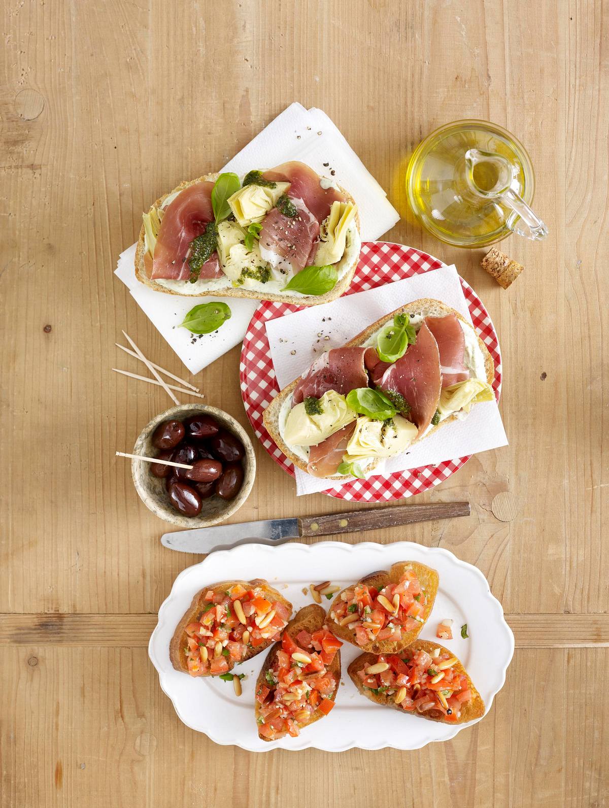 Crostini mit Tomaten und Pinienkernen Rezept