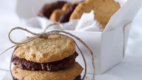 Crunchy Erdnuss- & Schoki-Cookies Rezept - Foto: House of Food / Bauer Food Experts KG