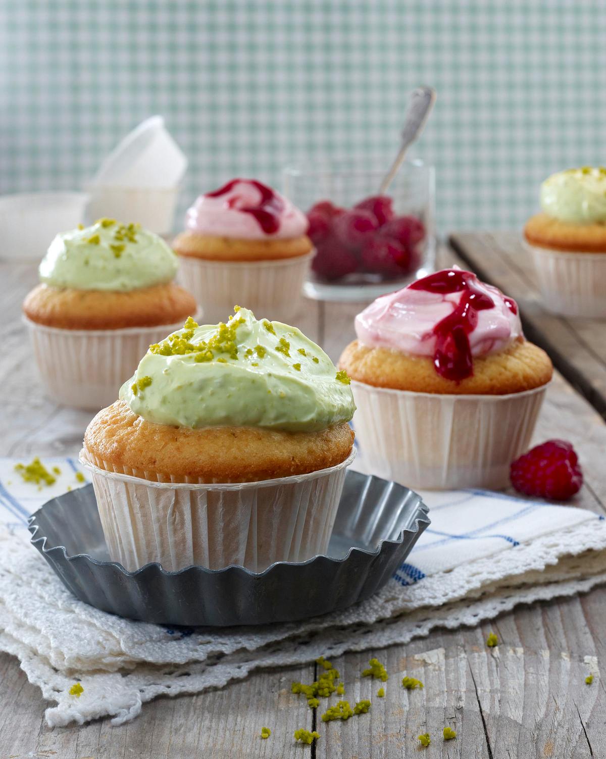 Cupcakes mit Himbeer- und Pistazien-Frischkäsecreme Rezept