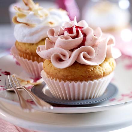 Cupcakes mit Himbeercreme & Kokosbaiser Rezept
