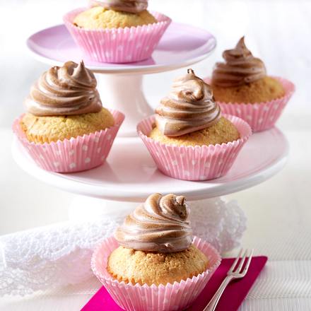 Cupcakes mit Kakao-Baiserhaube Rezept Cupcakes mit Kakao-Baiserhaube Rezept