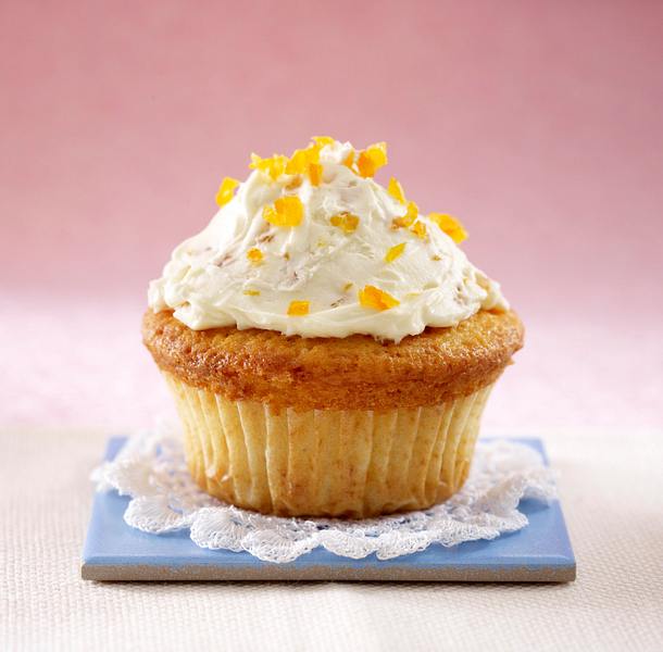 Cupcakes: Weiße Schokoladen-Aprikosencreme Rezept Cupcakes: Weiße Schokoladen-Aprikosencreme Rezept