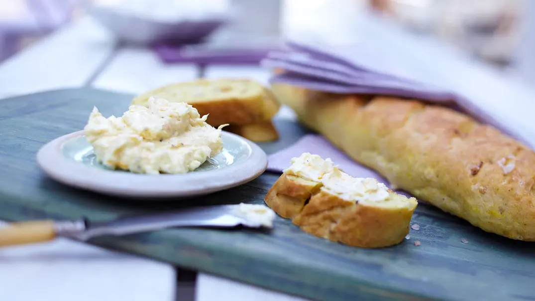 Curry-Baguette mit Orangen-Meerrettich-Butter Rezept - Foto: LECKER @ Bauer Media Group Curry-Baguette mit Orangen-Meerrettich-Butter Rezept - Foto: LECKER @ Bauer Media Group