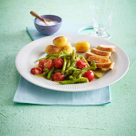 Curry-Bohnen mit Hähnchenfilet und Röstkartoffeln Rezept Curry-Bohnen mit Hähnchenfilet und Röstkartoffeln Rezept