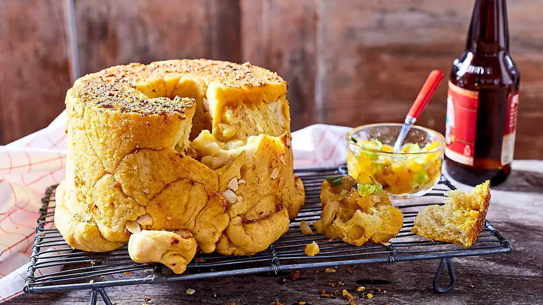 Curry-Ciabatta als Zupfbrot Rezept - Foto: LECKER @ Bauer Media Group Curry-Ciabatta als Zupfbrot Rezept - Foto: LECKER @ Bauer Media Group