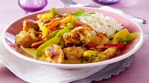 Curry-Hähnchengulasch mit Paprika Rezept - Foto: House of Food / Bauer Food Experts KG