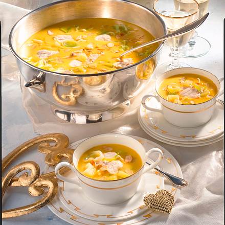 Curry-Hühner-Suppe mit Lauch und Ananas Rezept Curry-Hühner-Suppe mit Lauch und Ananas Rezept