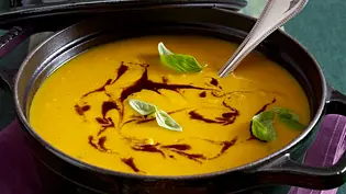 Curry-Kürbissuppe Rezept - Foto: LECKER @ Bauer Media Group Curry-Kürbissuppe Rezept - Foto: LECKER @ Bauer Media Group