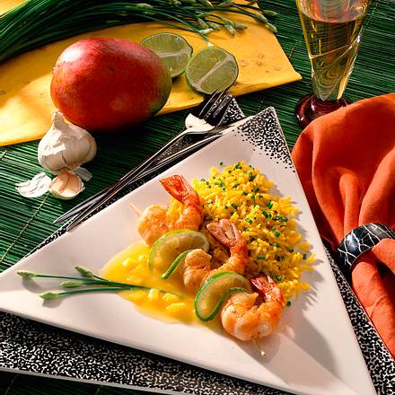 Curry-Reis mit Scampi-Spieß und Mango-Soße Rezept Curry-Reis mit Scampi-Spieß und Mango-Soße Rezept