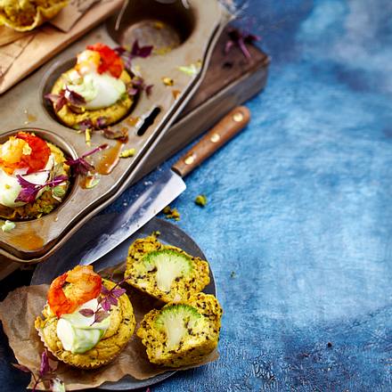 Curry-Sesam-Cupcakes mit Brokkoli Rezept Curry-Sesam-Cupcakes mit Brokkoli Rezept