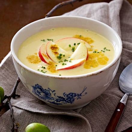 Curryrahmsuppe mit Äpfeln Rezept Curryrahmsuppe mit Äpfeln Rezept