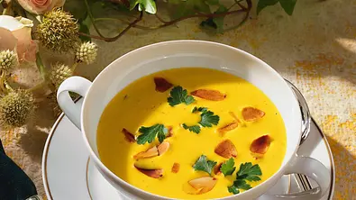 Currysuppe Rezept - Foto: LECKER @ Bauer Media Group